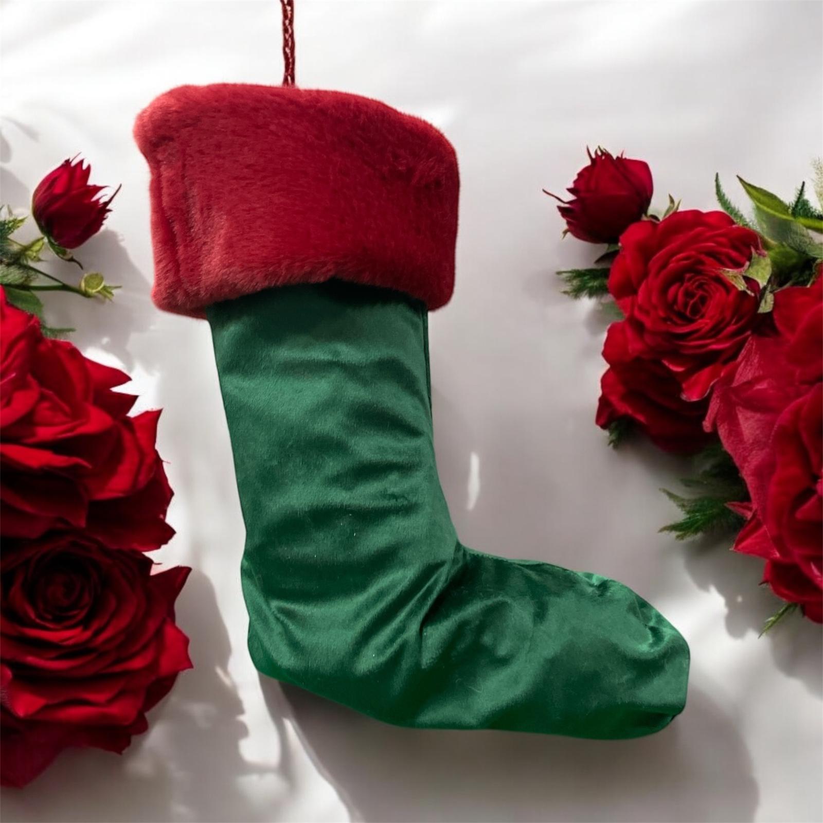 4aebcdf2-6ae6-460a-a0a9-80f480b4a189 Calze della befana in velluto - immagine 1